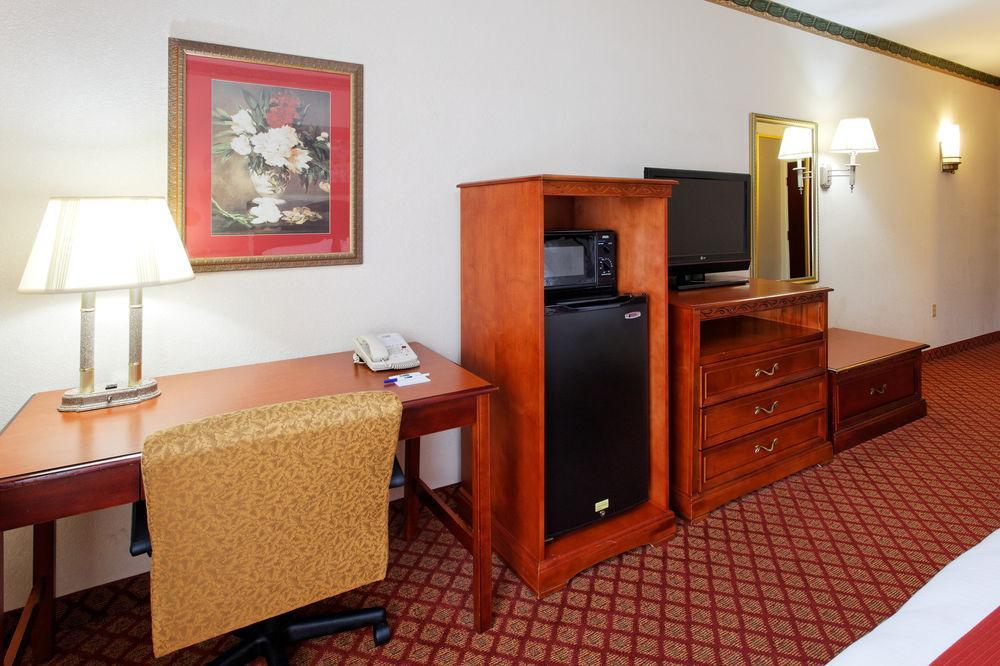Holiday Inn Express & Suites Tupelo By Ihg Екстериор снимка