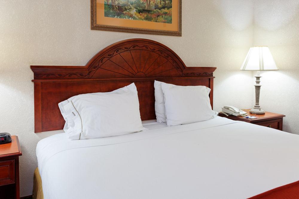 Holiday Inn Express & Suites Tupelo By Ihg Екстериор снимка