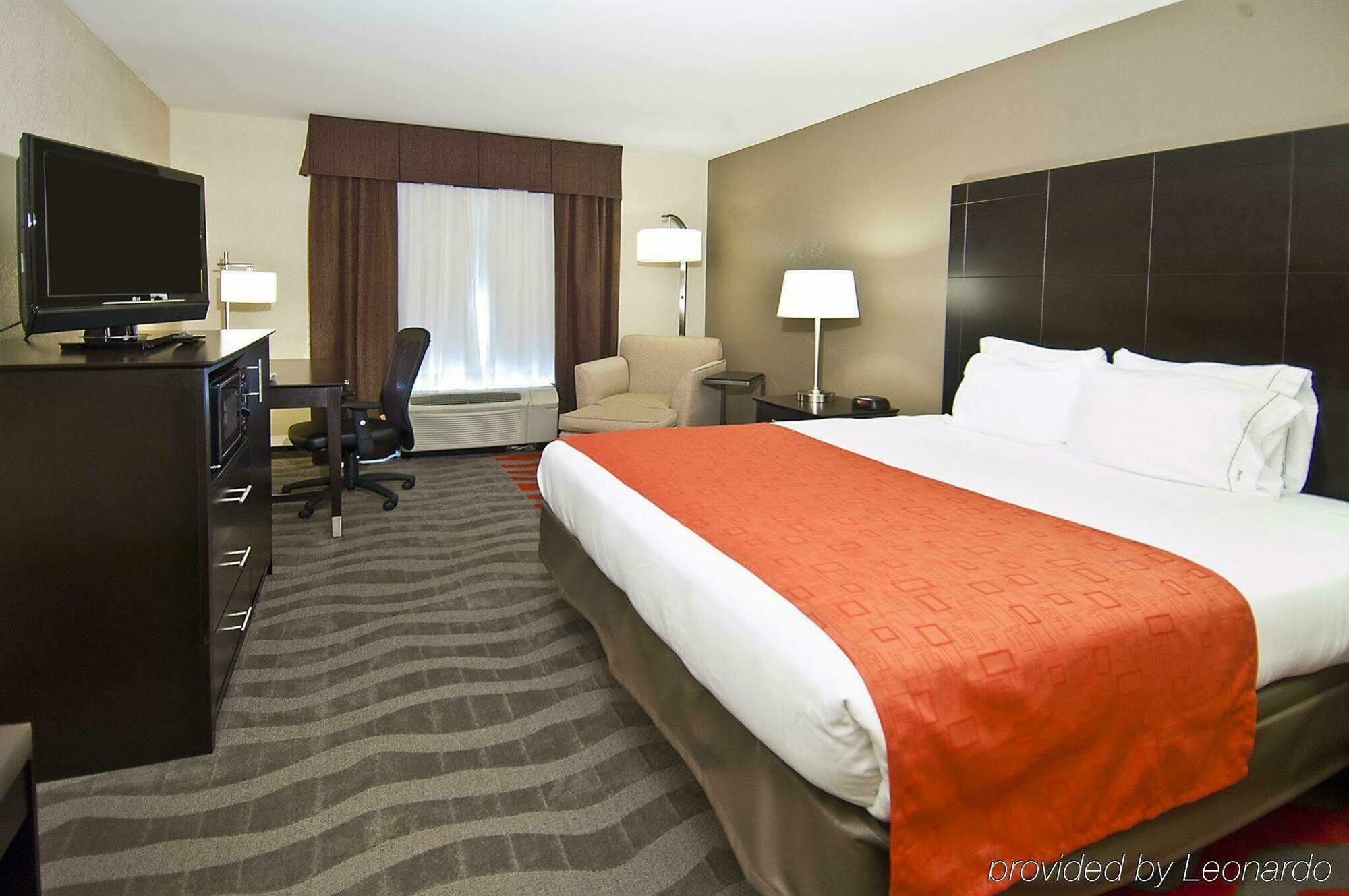 Holiday Inn Express & Suites Tupelo By Ihg Стая снимка